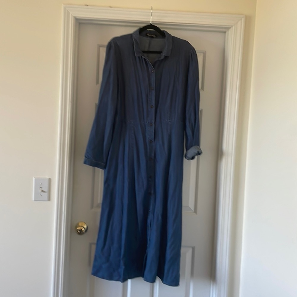 Cute, light weight chambray dress -Size 16